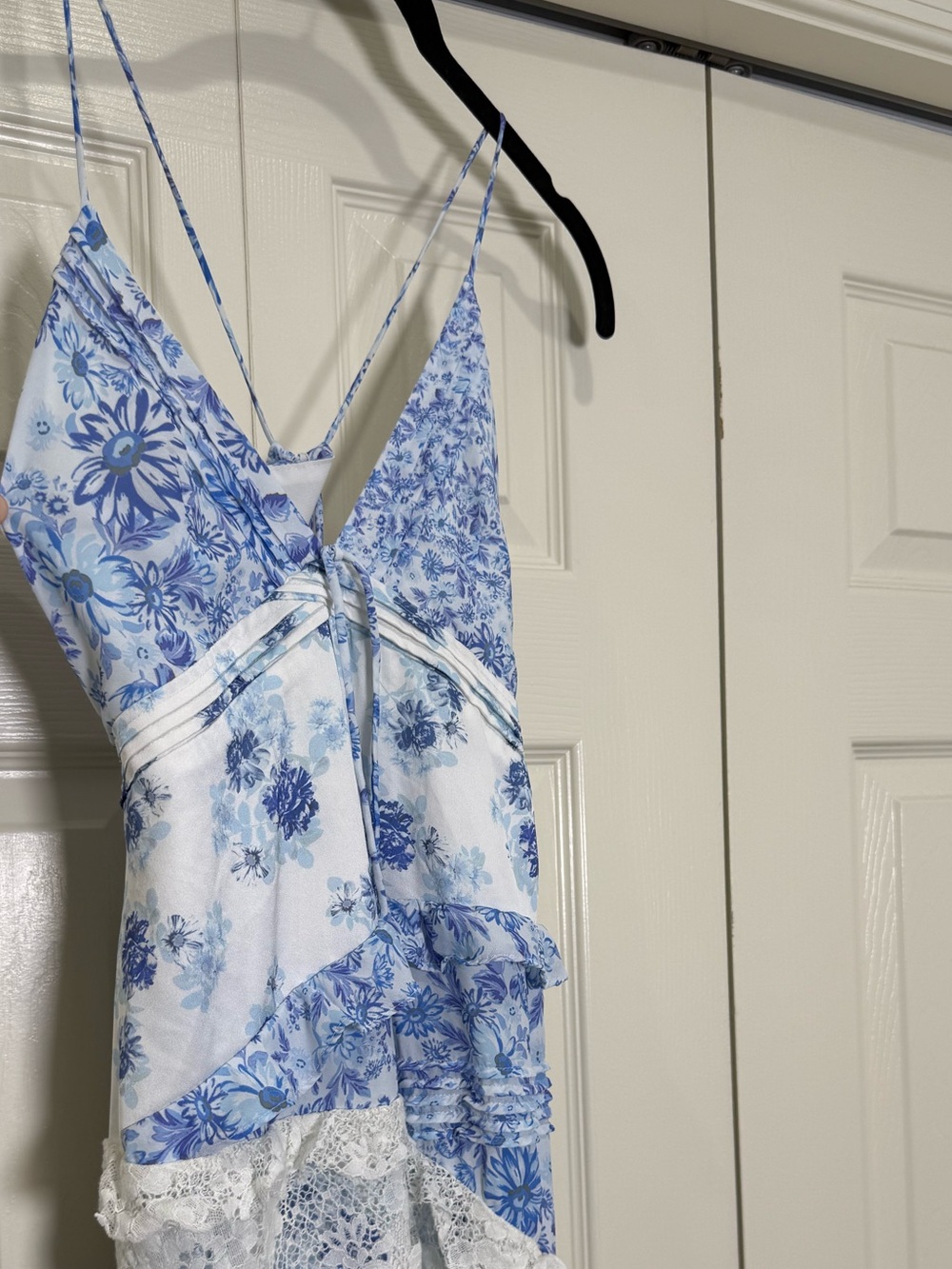 For Love & Lemons Rosalyn Maxi Dress Blue and White Floral Lace Size Medium - Picture 4 of 16
